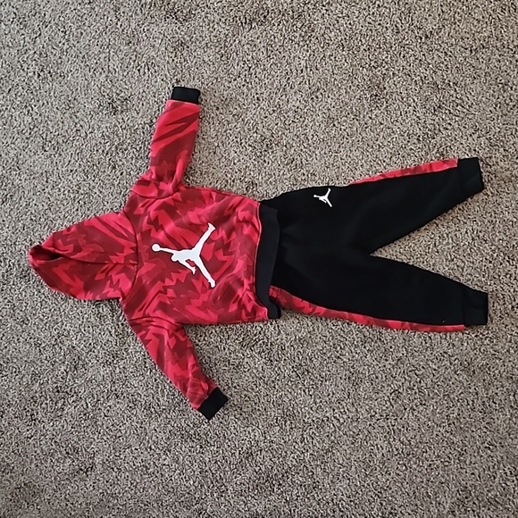 18M Jordan Sweatsuit- Red and Black - Picture 1 of 5